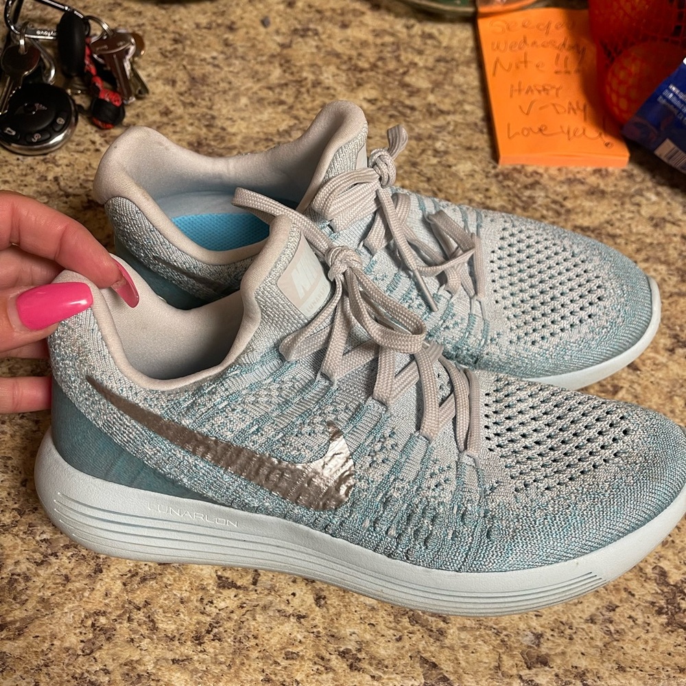 Nike womens size 8